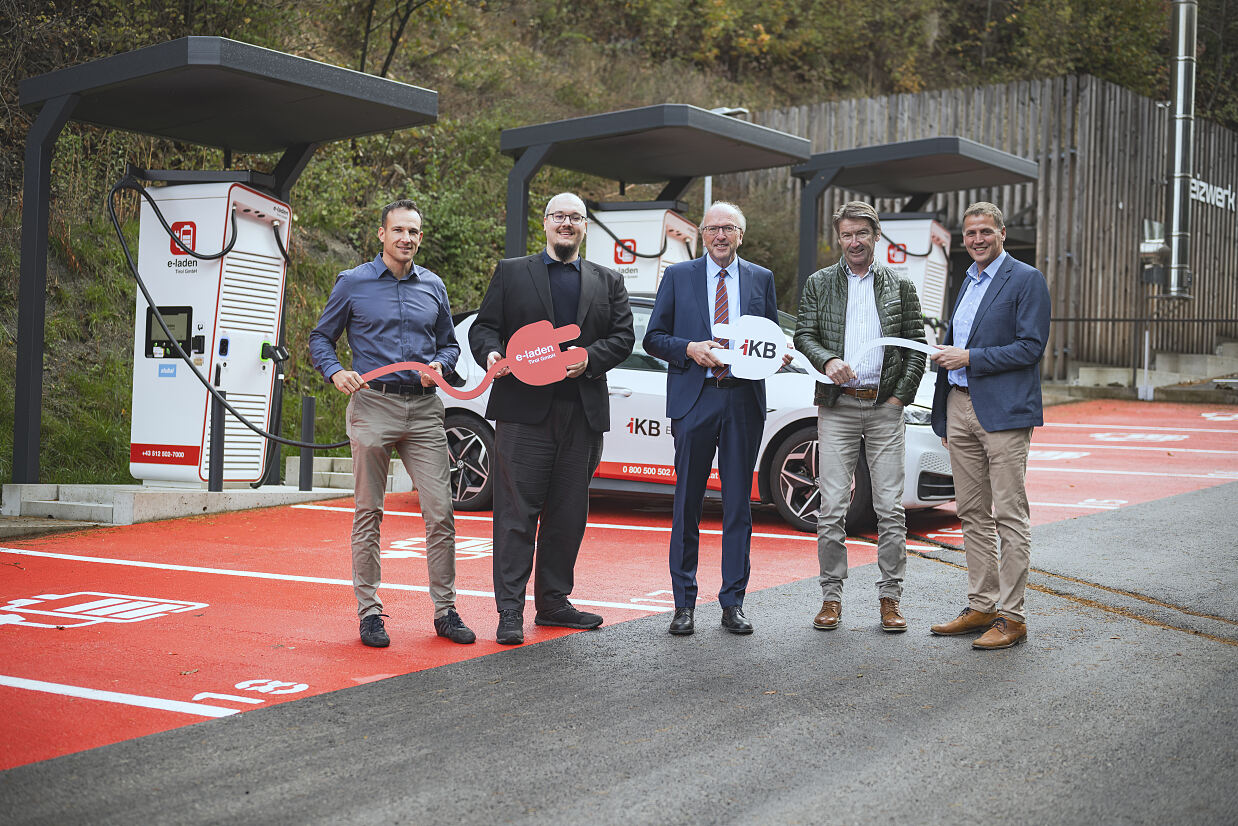 Beim Lokalaugenschein des neuen E-Ladeparks in Schönberg